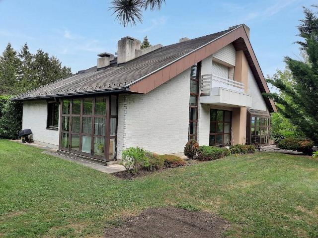 Exklusives Architektenhaus im schönen Bad Fischau!