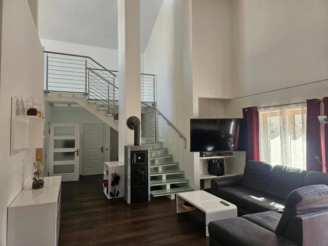 Exklusives Architektenhaus mit Pool, Garage & großzügigem Wohnkeller in Gerasdorf bei Wien