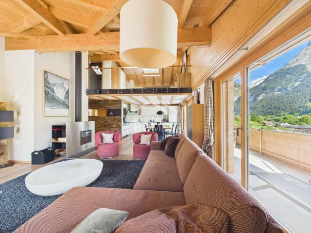 Exklusives Chalet Penthouse mit Bergpanorama