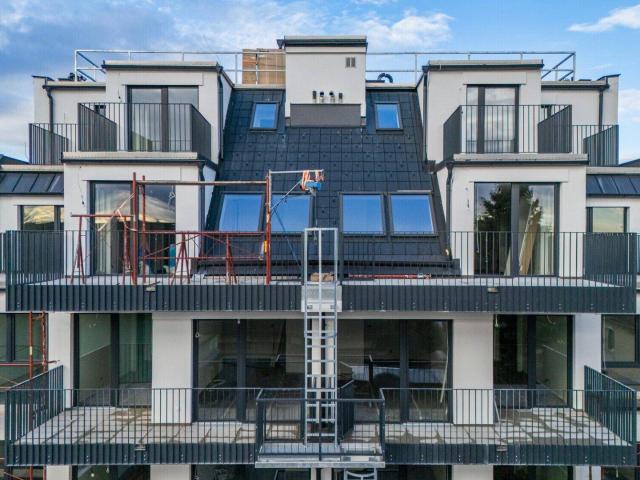 Exklusives Dachgeschoss Juwel – Mit luxuriöser 16 m² Dachterrasse