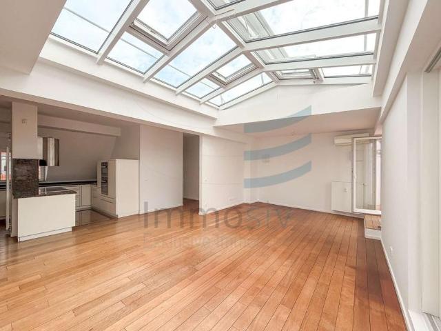 Dachgeschoss Loft mit Panoramaglasdach in der Zillestraße