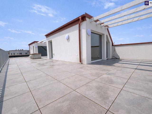 Frühjahrsaktion* Exklusives Dachgeschosswohnen: Helle 4 Zimmer Maisonette mit Balkon, Dachterrasse und hochwertiger Ausstattung!