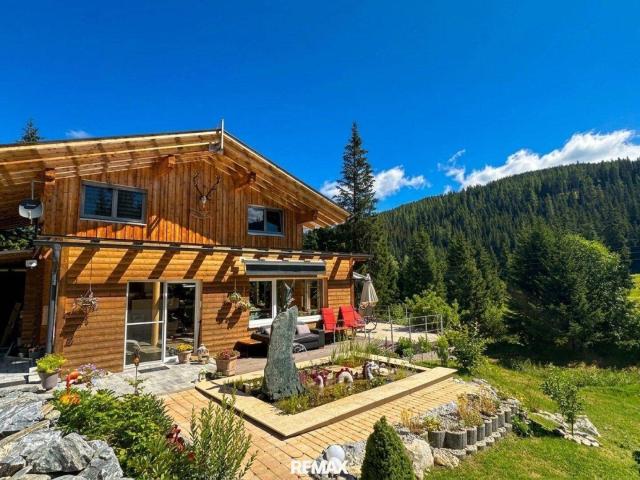 Exklusives Design Blockhaus in Ruhelage auf der Flattnitz – Luxus, Natur und Weitblick auf höchstem Niveau