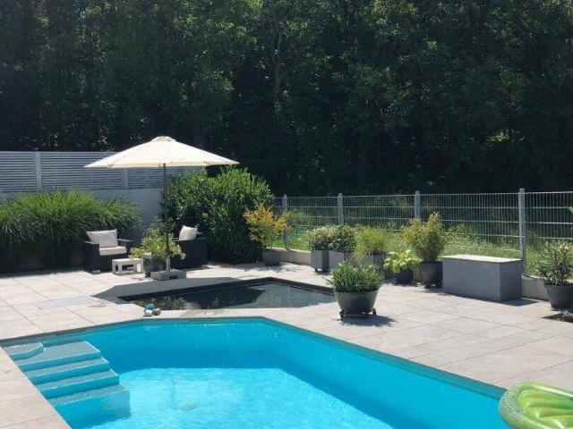 Exklusives Designerhaus mit Pool, Spa und Fernblick in Oberrohrbach
