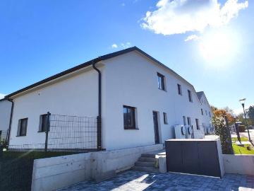 Exklusives Doppelhaus in beständiger Ziegelbauweise Haus 5 Top 1