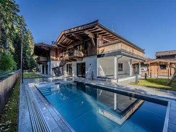 Chalet mit Outdoor Pool in sehr ruhiger Lage