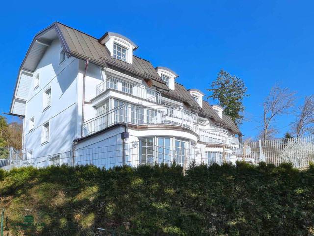 Exklusives Eckreihenhaus mit Panoramablick