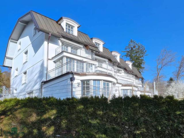 Exklusives Eckreihenhaus mit Panoramablick
