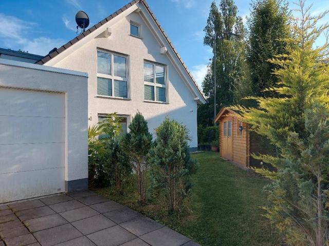 Exklusives Effizienzhaus A+, mit Erdwärme, Provisionsfrei