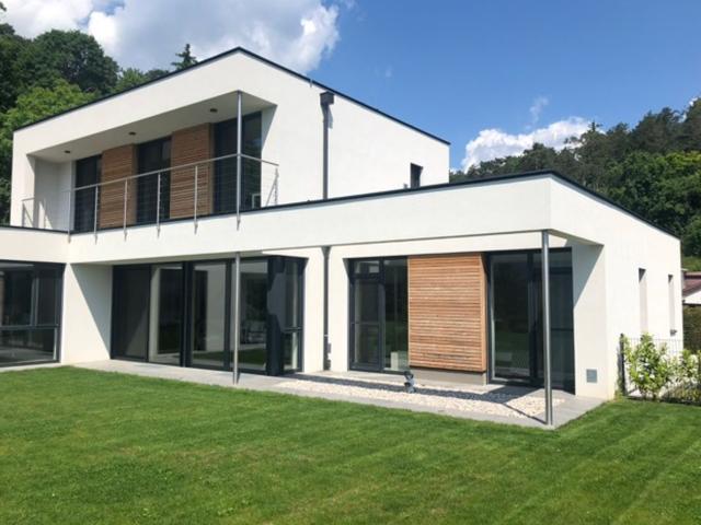 Exklusives Einfamielenhaus mit Smart Home, Sauna & Panoramablick Nähe Wien