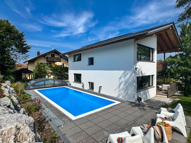 Exklusives Einfamilienhaus am Chiemsee – mit Pool, Seeblick und Alpenpanorama