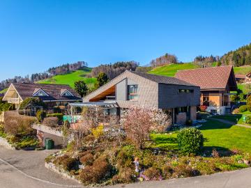 Exklusives Einfamilienhaus an Toplage mit Aussenpool