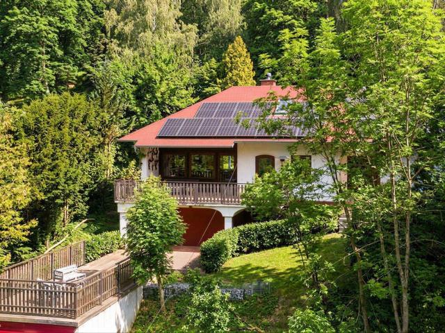 Exklusives Einfamilienhaus auf 3.710 m² Grund in Weidlingbach! Wärmepumpe! PV Anlage!
