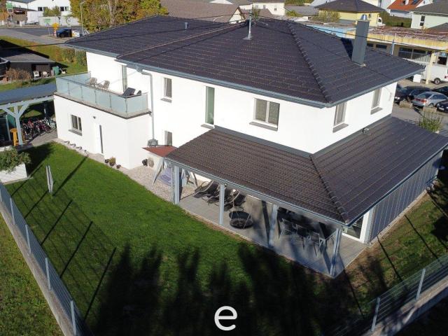 Exklusives Einfamilienhaus – großzügiges Wohnen mit Wintergarten – einziehen und wohlfühlen