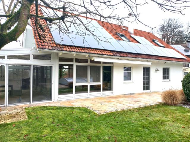 Exklusives Einfamilienhaus in Ruhelage mit Pool, Sauna & Fernblick
