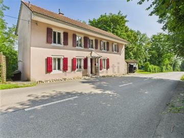 Exklusives Einfamilienhaus in ruhiger Waldrandlage mit Seesicht und Garten