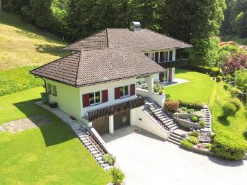 Exklusives Einfamilienhaus mit Doppelgarage in Schwarzach