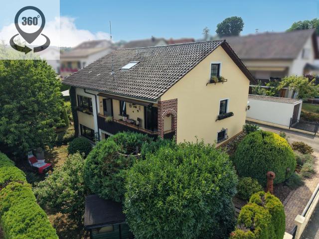 Exklusives Einfamilienhaus mit ELW und Sommerresidenz in Waibstadt!