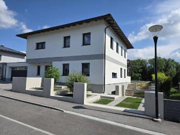 Exklusives Einfamilienhaus mit High End Haustechnik in Grün Ruhelage und einzigartiger Wasseranlage im Garten
