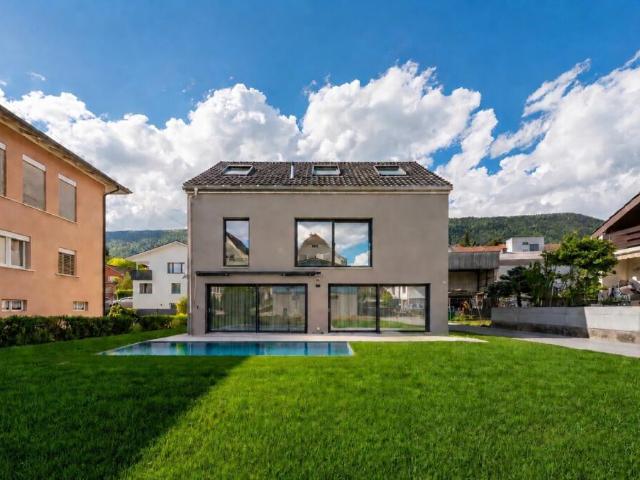 Exklusives Einfamilienhaus mit Pool, Smarthome und luxuriöser Ausstattung
