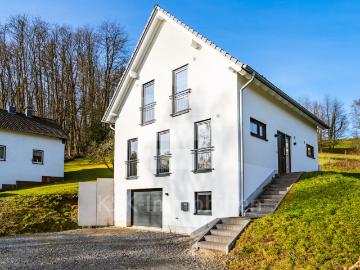 Exklusives Einfamilienhaus Stilvolle Architektur, moderne Ausstattung & luxuriöser Wohnkomfort!