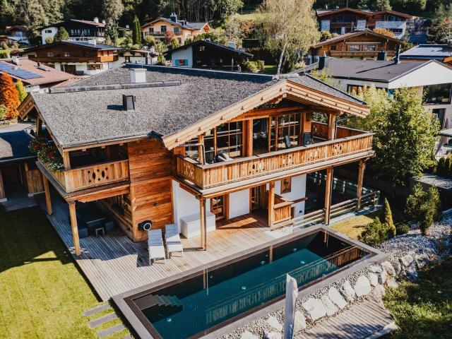 EXKLUSIVES FAMILIEN CHALET IN REITH BEI KITZBÜHEL – TRAUMHAFTE LAGE & LEBENSQUALITÄT PUR!