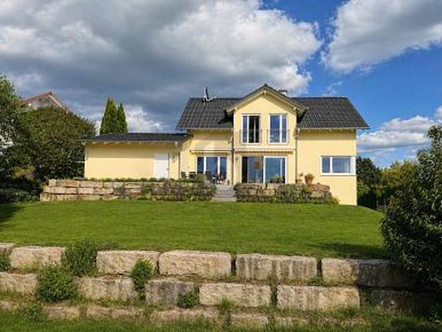 EXKLUSIVES FAMILIENDOMIZIL UNWEIT DES BODENSEES
