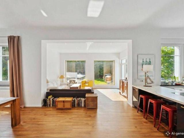 Exklusives Familiendomizil: Zeitlose Villa mit Waldblick