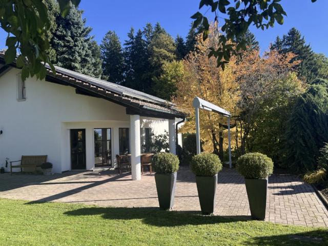 Exklusives Familienidyll Erstklassige Lage trifft auf alpines Panorama