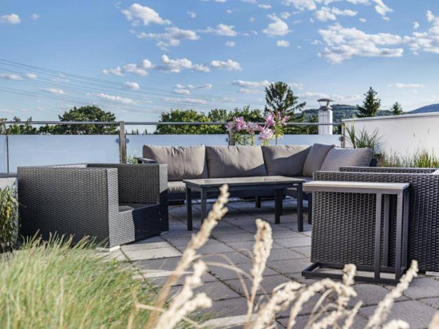 Exklusives Flair mit spektakulären Terrassen und Ausblick