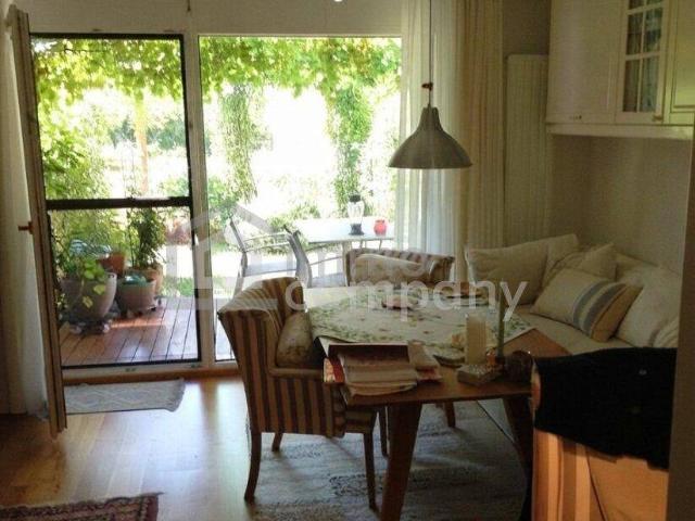Exklusives Gartenapartment mit Südwest Terrasse und Eigengarten