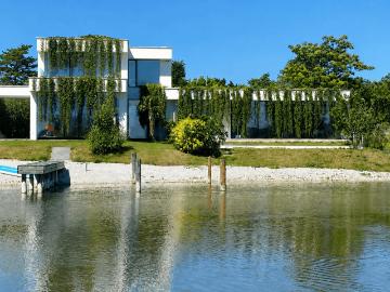 Exklusives Haus direkt am Wasser, Neusiedlersee mit eigenem Bootssteg, nur 40 Minuten von 1010 Wien
