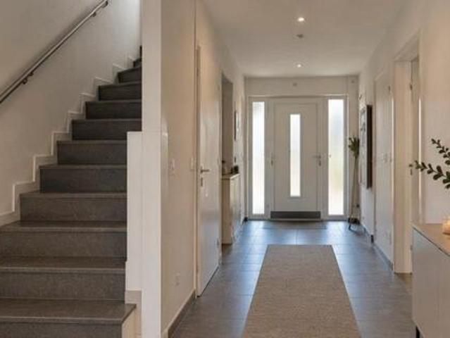 Exklusives Haus zum mieten. Mit Garage & Garten