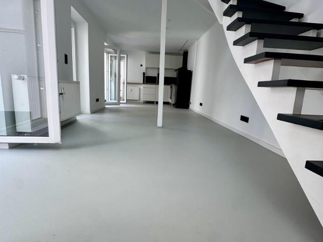 Exklusives Hinterhof Loft mit Garten, Terrasse & Galerie | Erstbezug | Flingern