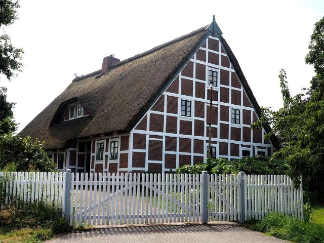Exklusives historisches Anwesen mit zwei Häusern und Pferdestall im Alten Land