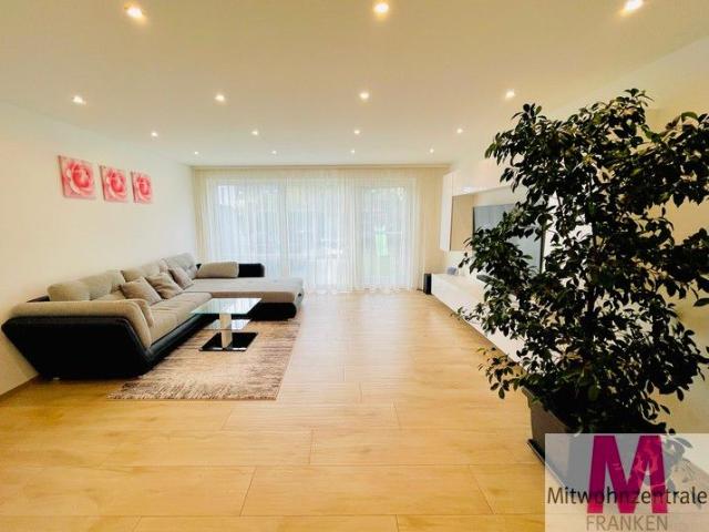 Exklusives, hochwertig möbliertes Reihenmittelhaus in bester Lage Nürnbergs mit großem Garten, Balkon und Terrasse
