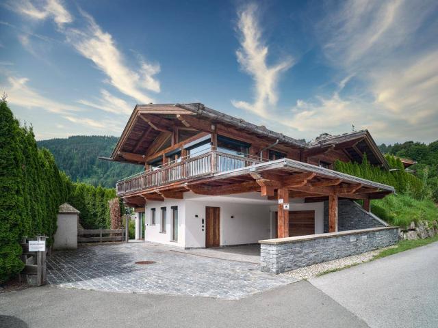 Exklusives Luxus Refugium mit Pool und Naturschwimmteich