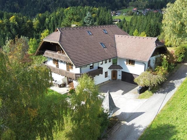 Exklusives Landhaus mit 3 Wohneinheiten, in wunderschöner Lage, Arriach