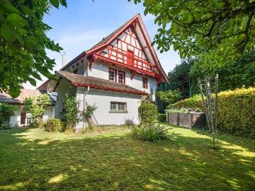EXKLUSIVES LANDHAUS MIT GESCHICHTE – IDEAL FÜR MEHRGENERATIONSWOHNEN IN STEINMAUR