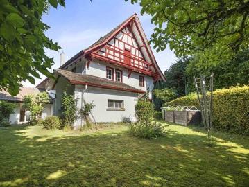 EXKLUSIVES LANDHAUS MIT GESCHICHTE – IDEAL FÜR MEHRGENERATIONSWOHNEN IN STEINMAUR