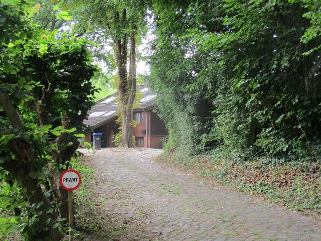 exklusives Landhaus in Alleinlage, sofort frei ! Pferdehaltung m. Boxen,Reitplatz,Wiese