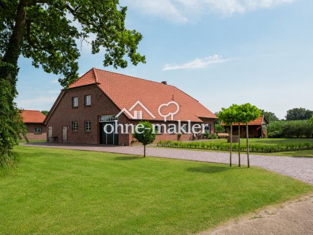 RESERVIERT* Exklusives Landhaus Resthof in Alleinlage kernsaniert, mit Weitblick über Wiesen