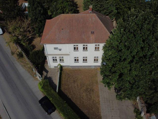 Exklusives Parkgrundstück 2734m2 mit Villa, Pool, Ateliergebäude & zwei Zufahrten