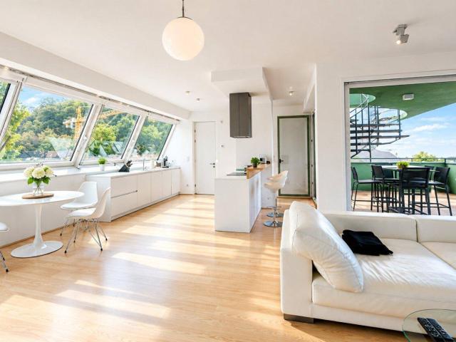 Exklusives Penthaus im Zentrum von Graz,159 m² Wfl 169 m² Terrassen neuwertig!