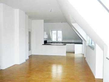 Exklusives Penthouse Wohnen in Babelsberg Großzügige 4 Zimmer Dachgeschosswohnung mit drei Balkone