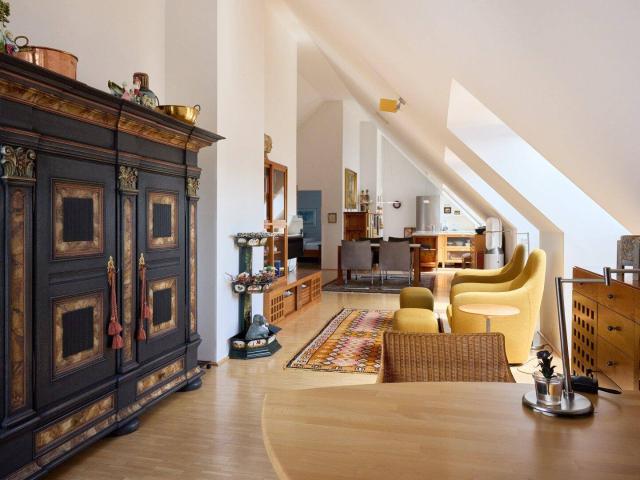 Exklusives Penthouse im 8. Bezirk – gesamte Dachgeschoßebene mit Terrasse & optionaler Einzelgarage
