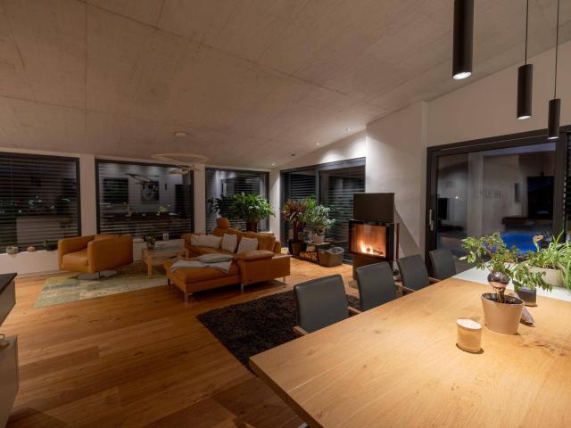 EXKLUSIVES PENTHOUSE MIT POOL, SAUNA UND PRIVATEM LIFTZUGANG