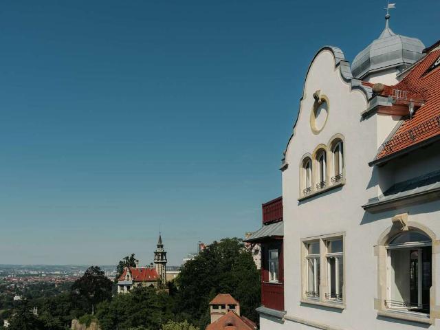 Exklusives Penthouse mit Weitblick auf das Elbtal in der historischen Denkmalvilla An der Berglehne