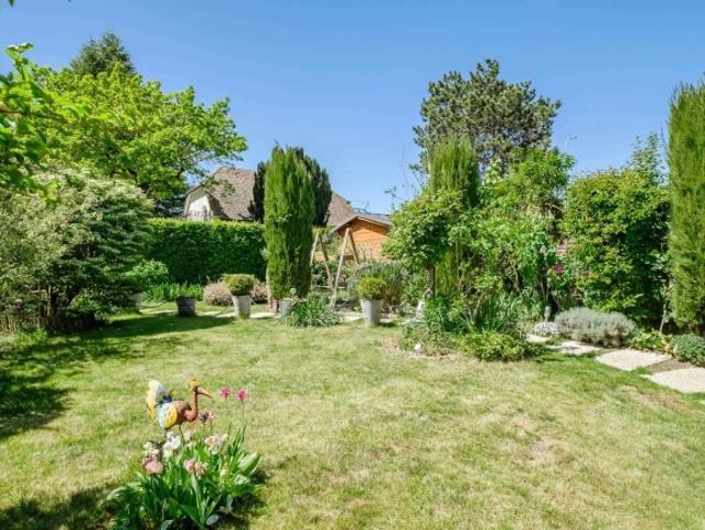 Exklusives Pleasant Doppelhaus mit Terrassen und privatem Garten