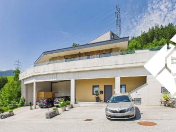 Haus zum Verkauf in 6264 - Parkplatz, Terrasse